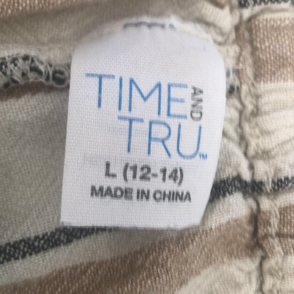 Vertically Striped Shorts - Picture 3 of 4